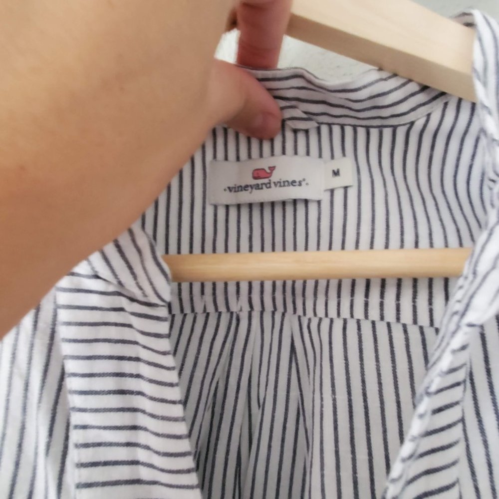 Vineyard Vines Blouse - Picture 2 of 3